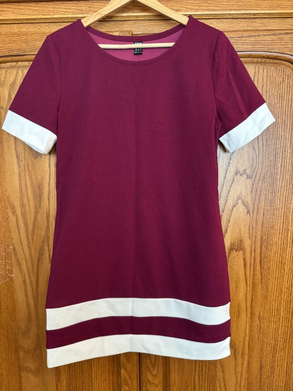 SHEIN Burgundy and White Short Sleeve Shift Dress